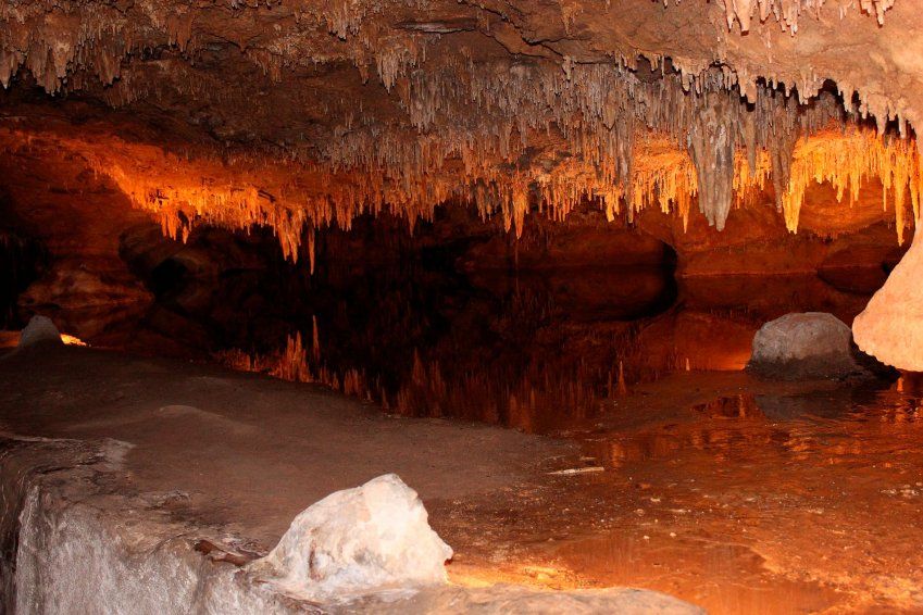 Cuevas de Valporquero Cuevas de Valporquero