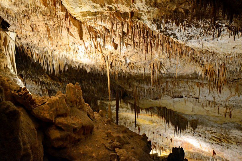 Cueva de Llamazares Cueva de Llamazares